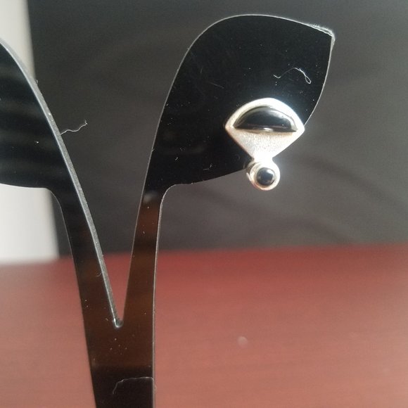 Last pair! Onyx brushed Sterling Silver geometric earrings - Picture 6 of 9